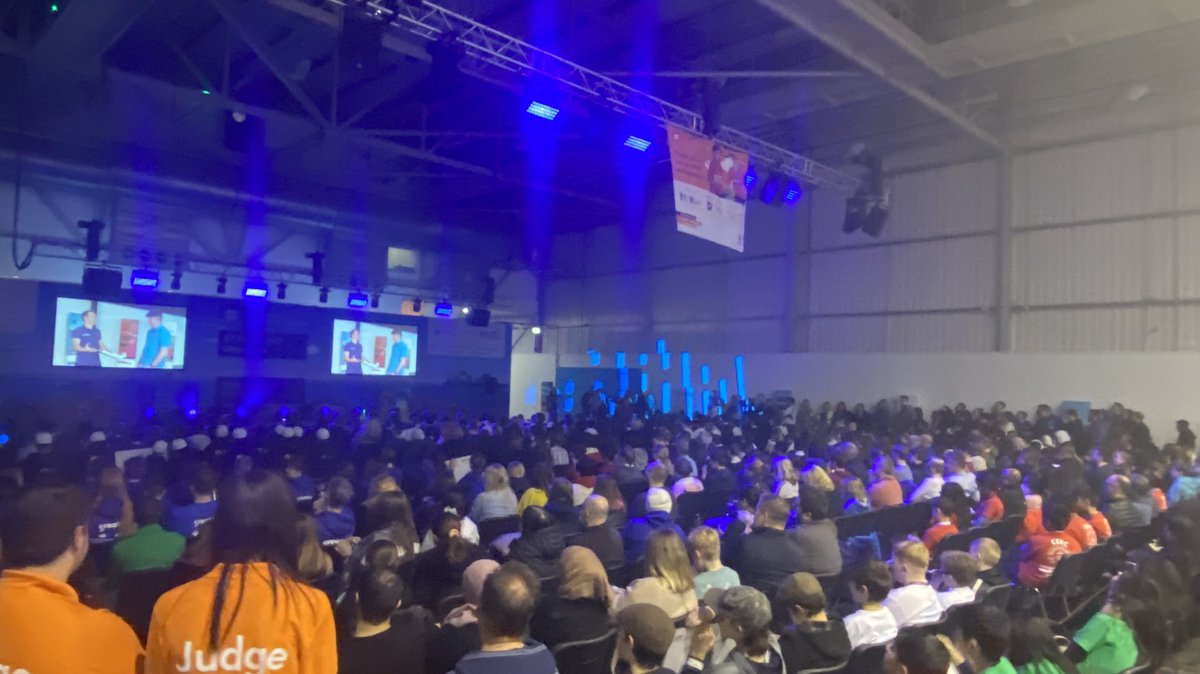TeachICT_NT's tweet image. Almost time for the awards! Our three North Tyneside teams have all done us proud at the @FLLUK England and Wales finals, all fantastic representatives for our area. 👏👏👏 @Cullercoders @CPS_Primary @EducatingCCC @bentondeneprim