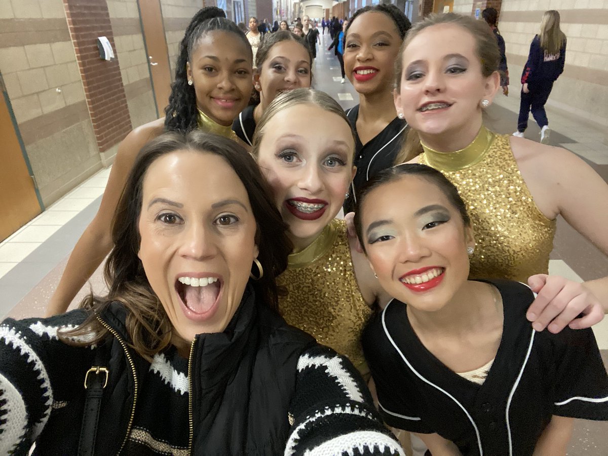 HeritageBroncos's tweet photo. These HMS Highsteppers are ready to tackle MA TODAY!! #proudtobeabronco #competitionready #5AMwakeup https://t.co/bSl7SeKiTL