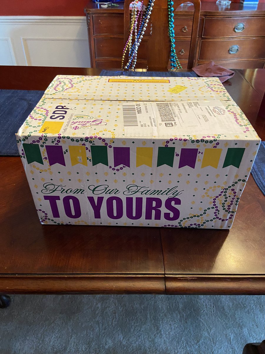 leahrenzi's tweet photo. I’ll say it again.  You may THINK you have the best sibling, but mine is the BEST.  FedEx delivered not one - but TWO King Cakes straight from NOLA to B’More this morning.  Laissez les bon temps rouler!  Love you @lauraosteen!
#epicmardisgrascatch https://t.co/toEiwkTTqn