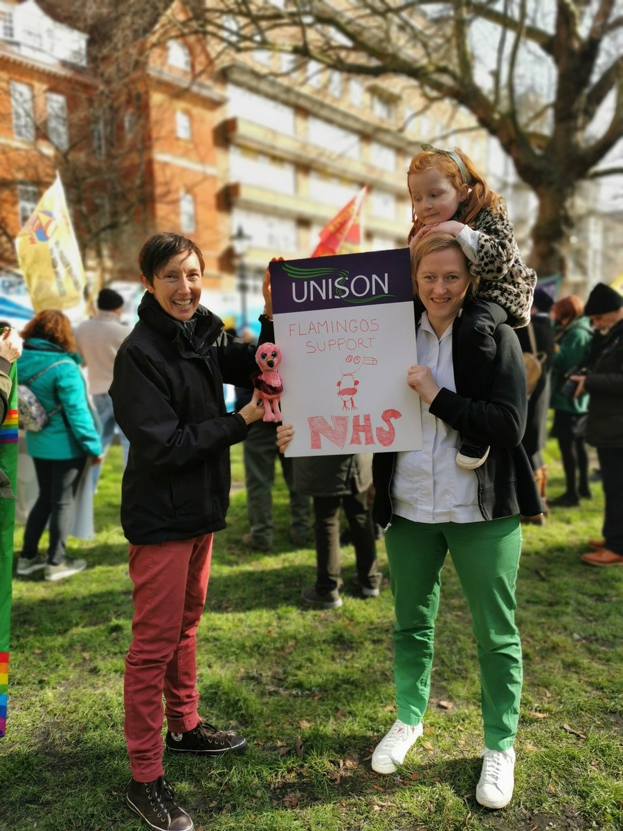 Jordanriv's tweet photo. #SOSNHS bringing solidarity to strikers at Great Ormond Street today, in their struggle to be brought back in house.
We are all one NHS. #backinhouse https://t.co/7P8mRnpC5m
