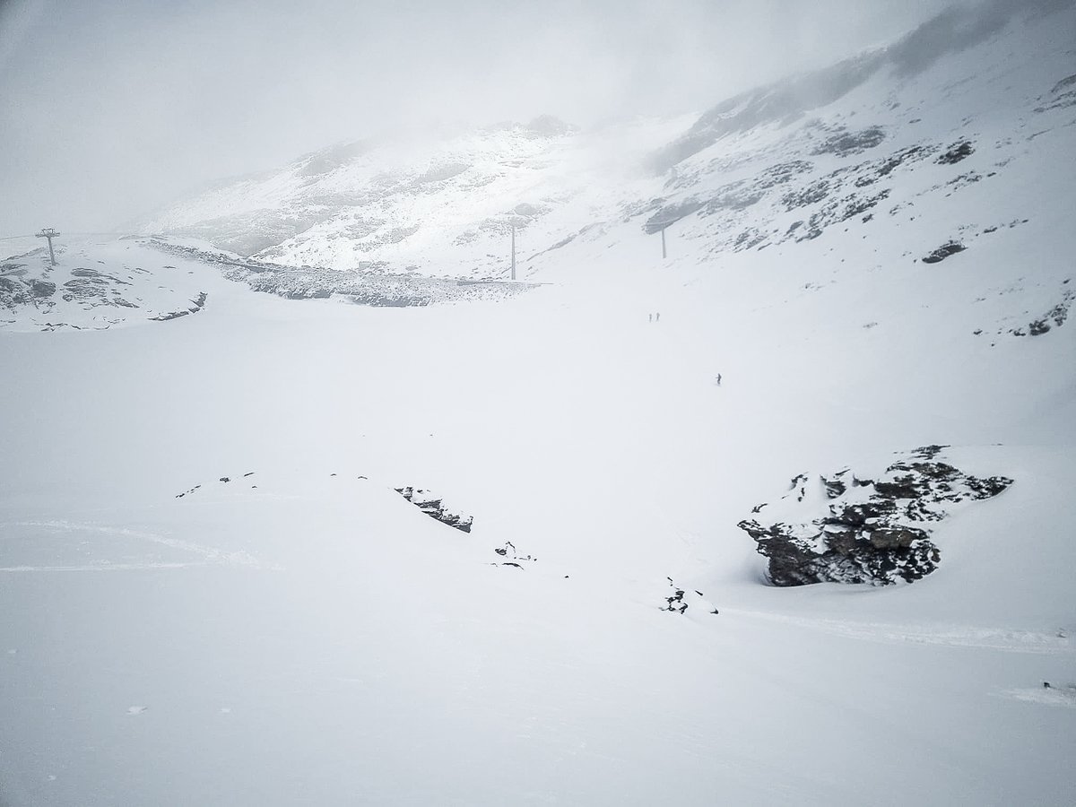 skimoSNrace's tweet photo. 💥 Work in progress !!💥
👉 Estamos ya preparando la Individual del Campeonato de España 💪💪

@deportegob @fedme_es @cd_sabika @cetursa @piononosantafe @GrupoLCA @fedamon @EducaAnd 
#skimo #skimosierranevada https://t.co/AzkDYOvm6x