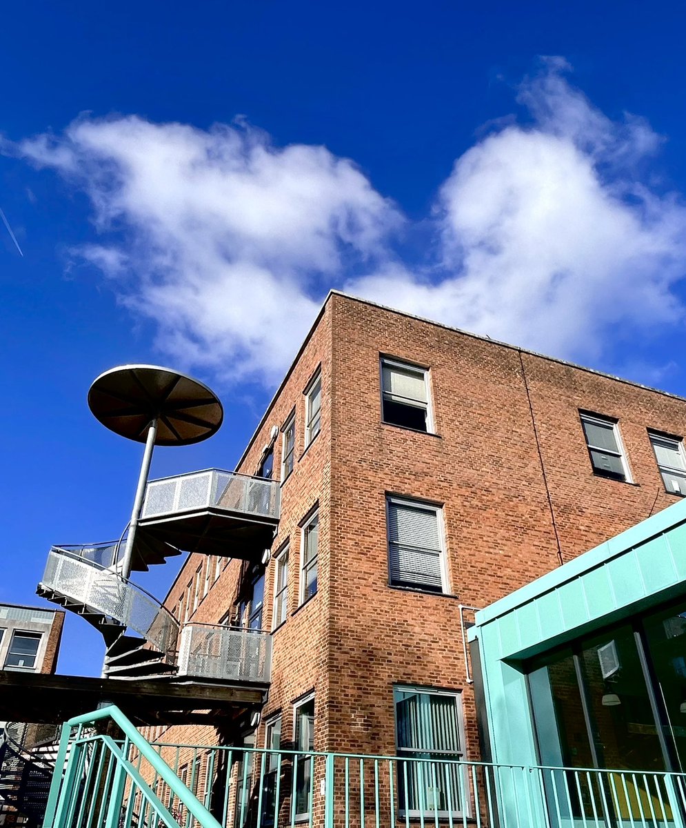 evieflynn22's tweet photo. @THEcastleexpert @GraffitiGinger Great day learning heritage based social media and photography tips at @ExeterDH today.☀️📸 #LearnHeritage #HistoryJobSkills https://t.co/mCq3h6V69w