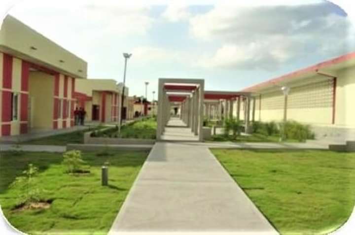 MarioBuffone70's tweet photo. LICEO JOSÉ PAZ GONZÁLEZ. Los Puertos de Altagracia, #Zulia. Fundado el 19/6/1959, en la gestión del presidente Rómulo Betancourt. Sede actual construida entre el 1/7/1964 y el 1/8/1965, durante el período del presidente Raúl Leoni. Capacidad: 600 alumnos. #ObrasDeLaDemocracia https://t.co/RPxVq2yr6z