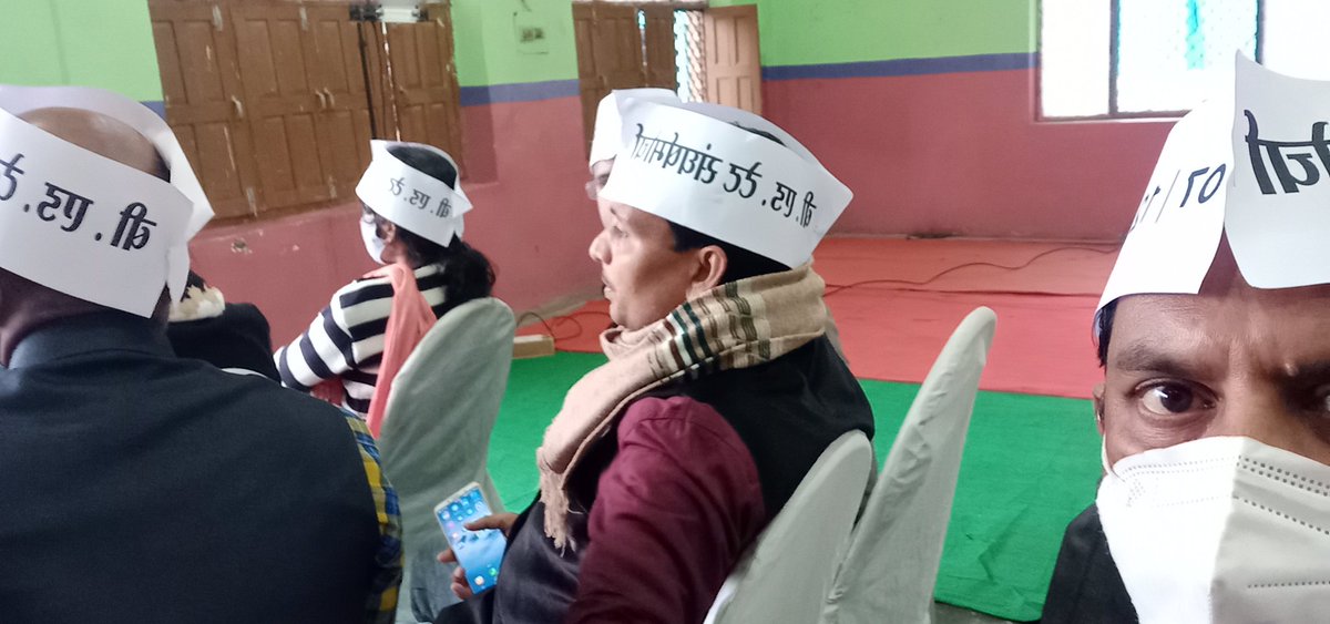 #BEdTET2011_जय_अखिलेश_तय_अखिलेश
मत डरो अंधियारे से, अब भोर होने वाला है.
सुन रहे हो गर्जन! कोई शेर आने वाला है..
डोल रहा पूरा यूपी, सत्ता हिलने वाला है..
सुनो समय की आहट, यूपी को अखिलेश मिलने वाला है। 
<a href="/yadavakhilesh/">Akhilesh Yadav</a> 
<a href="/dimpleyadav/">Dimple Yadav</a> 
<a href="/samajwadiparty/">Samajwadi Party</a> 
<a href="/MediaCellSP/">Samajwadi Party Media Cell</a>