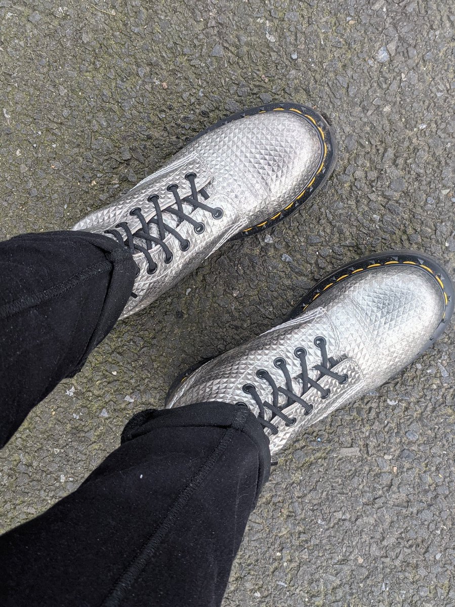 Out out for a long overdue date with <a href="/kiripritchardmc/">Kiri Pr'chard-McLean</a> <a href="/StandNewcastle/">The Stand Newcastle</a>. My wardrobe is sadly lacking in the sequin department, but felt at the very least my dangliest earrings  (LollaMac originals, obvs 😘) and sparkly boots were very much the order of the day!