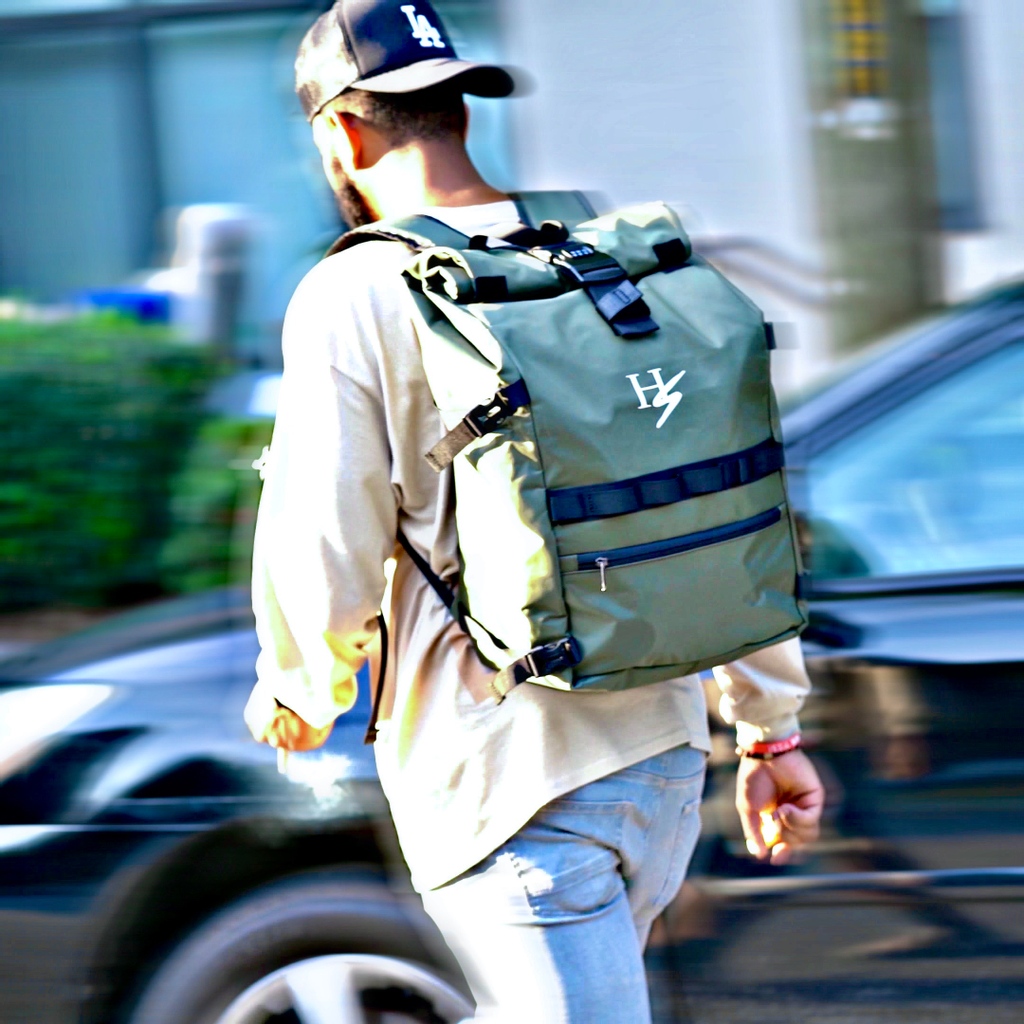 HustleSpliff's tweet photo. Our Weekender Backpack is ready to keep you going through the weekend, no matter where you're headed in the city #HustleandSpliff https://t.co/OIni35oxym