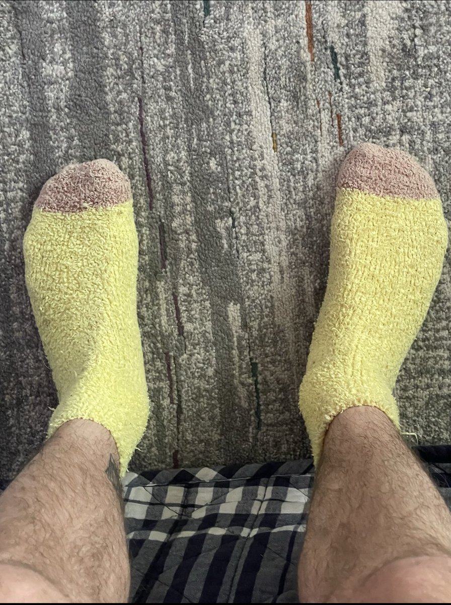 nastychildd's tweet photo. I got fuzzy socks 🧦 too 🤪💚 https://t.co/SBxkiP0rII