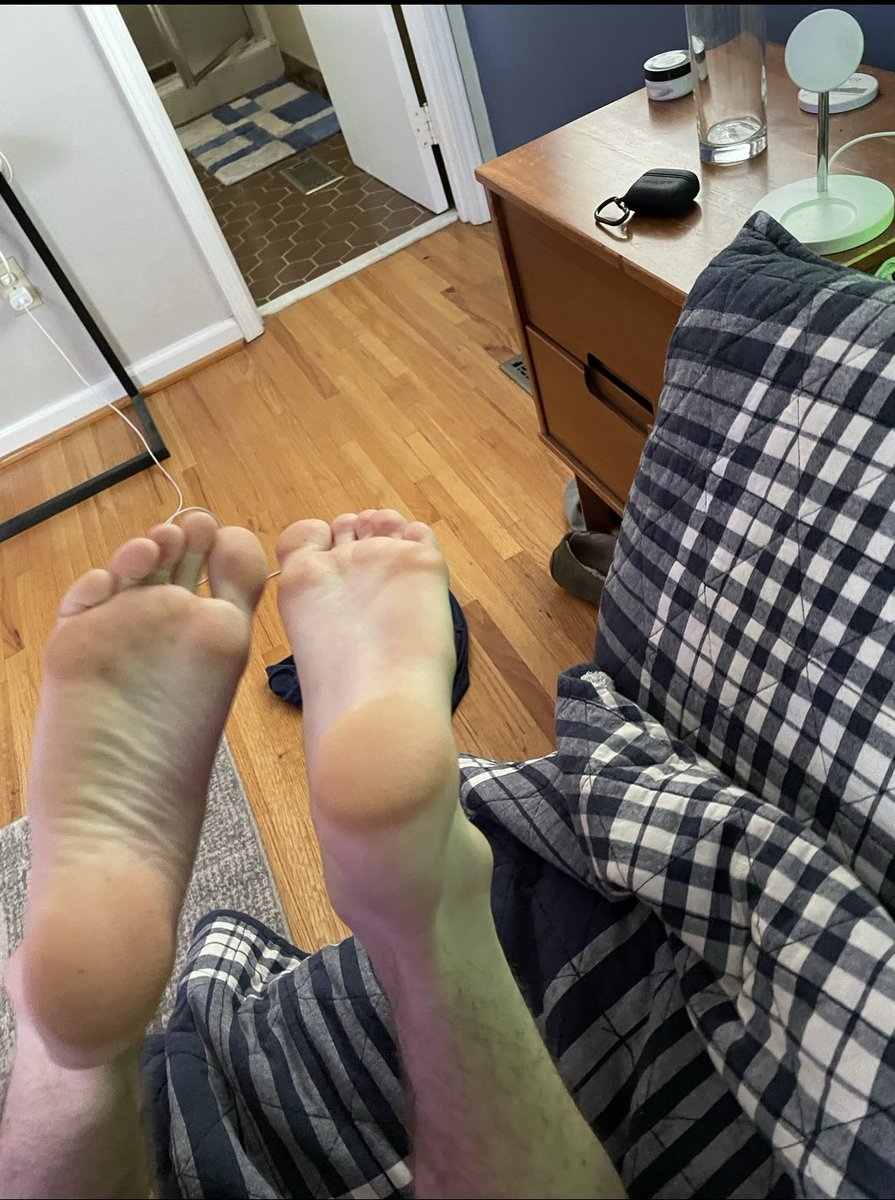 nastychildd's tweet photo. I got fuzzy socks 🧦 too 🤪💚 https://t.co/SBxkiP0rII