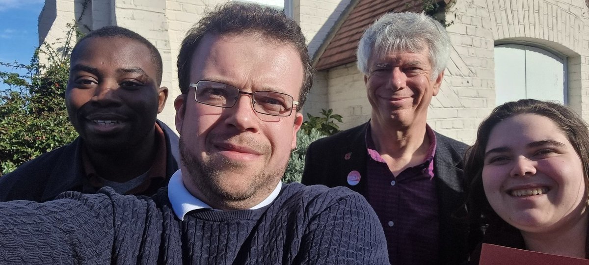 Great to be out on the doorstep talking to residents in #GreenwichPeninsula and discussing what a <a href="/UKLabour/">The Labour Party</a> council can deliver. With my co-candidates <a href="/David_Llew/">David Gardner 🇪🇺🇬🇧🌍🇺🇦</a> <a href="/dscottmcdonald/">Denise Scott-McDonald</a>. Also supported by <a href="/stillnotclare/">Clare Burke-McDonald</a> <a href="/MrOkereke/">Cllr Anthony Okereke</a>