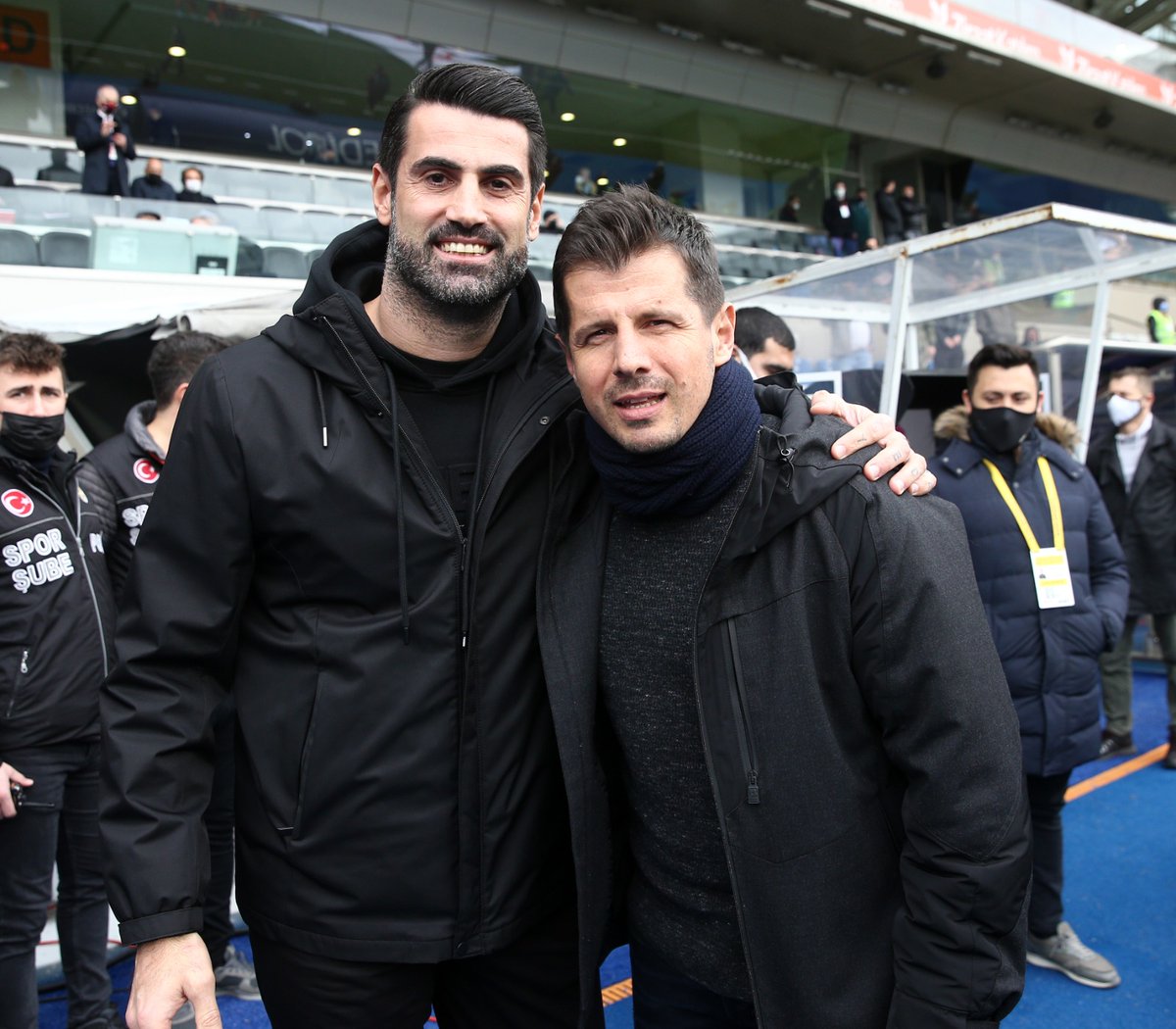 Teknik direktörlük kariyerlerinde ilk kez rakip oldular.

#EmreBelözoğlu #VolkanDemirel  #Başakşehir #Karagümrük #Fenerbahçe
