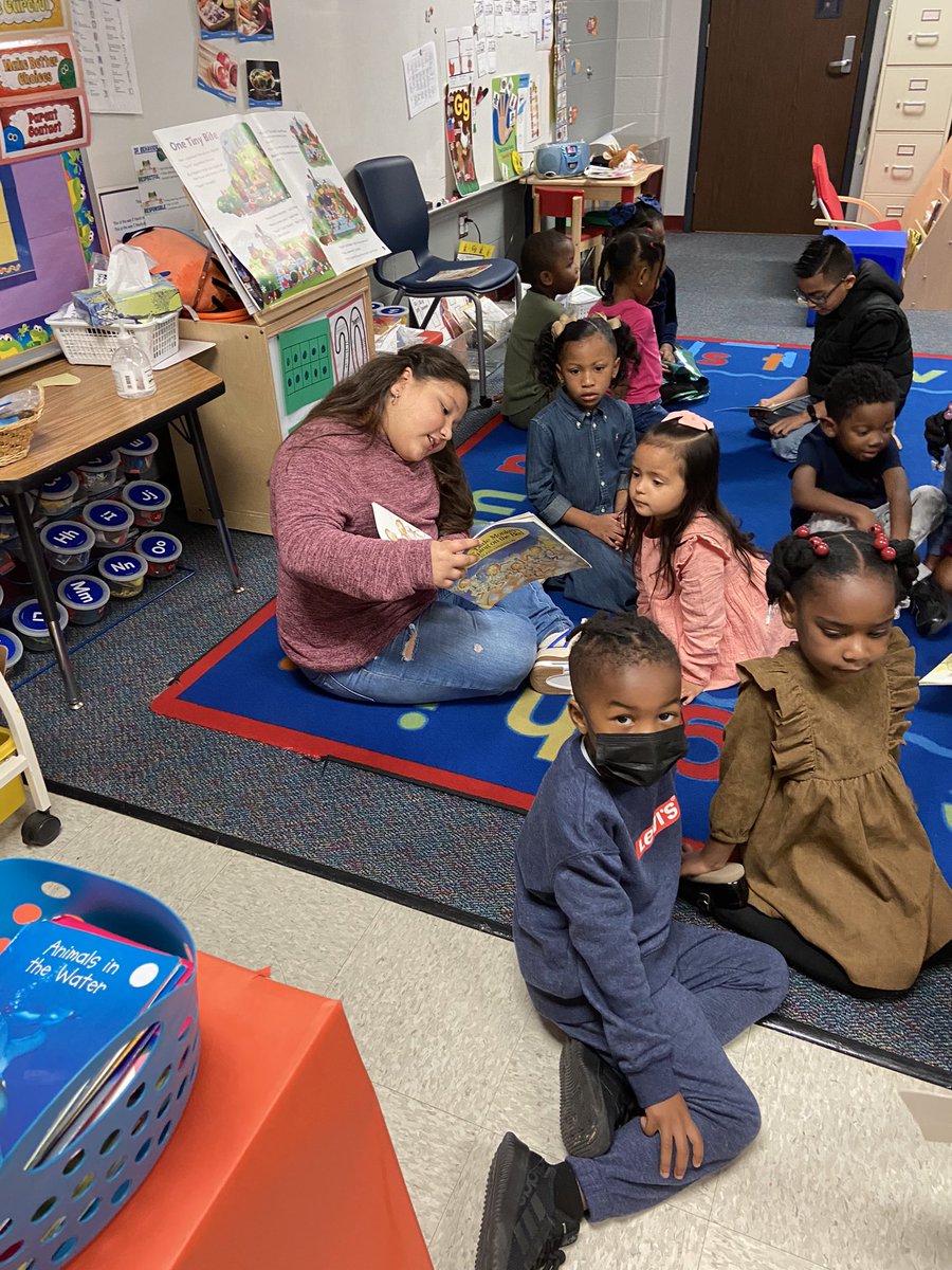 Every Friday we take our #3rdGraders to read to Pre-k. Building a love for literacy with the little ones and building fluency with 3rd! ❤️<a href="/DanaCollins_RPE/">Dana Collins</a> <a href="/HumbleISD_RPE/">River Pines Elementary</a> <a href="/shellynnee/">Michelle Matlage</a>