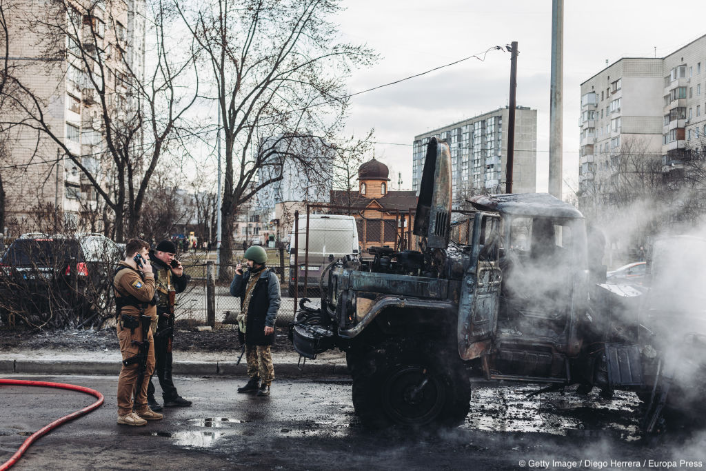 Нападение на украину сегодня. Украинские войска в жилых кварталах.