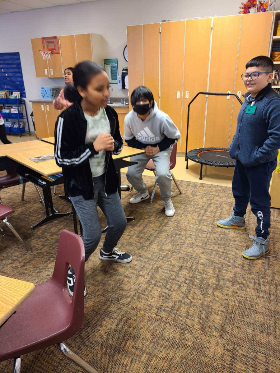 4Magnussen participated in the @HyVeeKidsFit squat challenge this month!! They were so competitive and wanted to get as many squats in a day as they could. We have had so much fun squeezing in some extra movement throughout our day! 46,601 total squats!! 🤸🏽‍♀️🏋🏼💪🏾 #squatchallenge