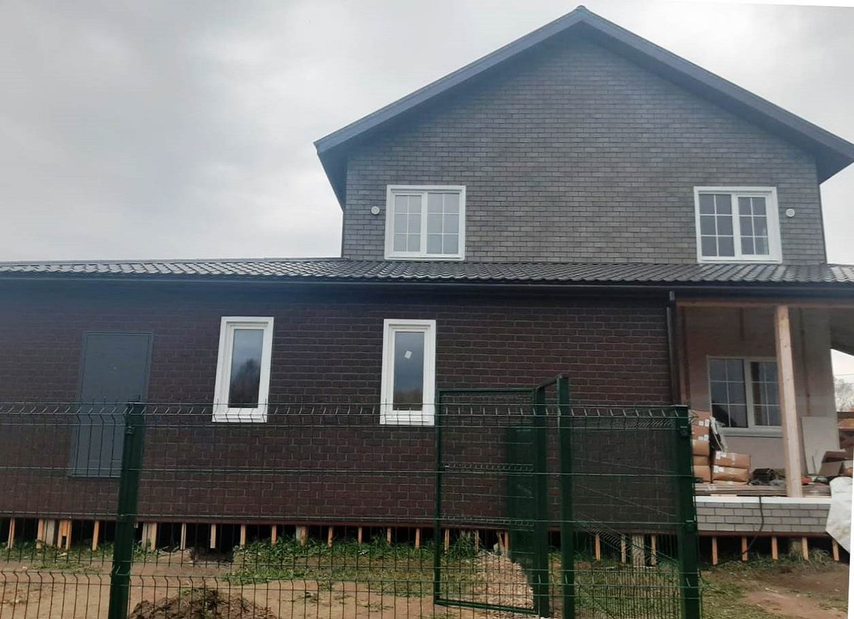 fasad_siding's tweet photo. Черепица Хауберк Светло-бежевый и Баварский Кирпич
Отделка фасада дома битумной черепицей Хауберк под кирпич. 
https://t.co/Uh6bOJZgd1
https://t.co/rEbfKPiil8

#construction​ #строительство​ #siding​ #сайдинг​ #фасаднаяплитка​ #хауберк​ #hauberk​ #фасад​ #дача​ #фасады​ #дом https://t.co/dEea0KXRU7