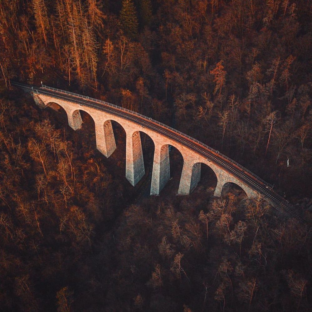 It's absolutely bang-on!

#Viaduct #Archbridge #Bridge #Aqueduct #Devilsbridge #Arch #Sky #Humpbackbridge #Architecture #Concretebridge
#fromwhereidrone #photographie #photographers_of_india #photographs #photomodel