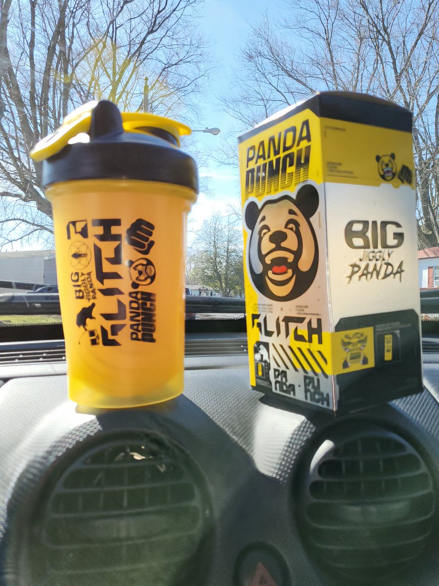 YoungKingButch's tweet photo. #GlitchTheSystem
#PandaPunch🐼🥊
Them boys @glitchenergyco did it again. Each flavor keeps getting better and better..sorry @I_AM_WILDCAT but @BigJigglyPanda has the better taste. Can't wait to use that QR code to get more!! Cannot wait to see what is next with @glitchenergyco ! https://t.co/IfYmVTpmxO
