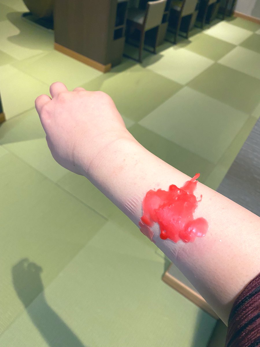 #ニュー道後ミュージック にて芹澤怜さん(@Rei8Serizawa )さんからSMの諸々体験させていただきました!(きちんと危険な部分とか、気をつける部分とか説明付きでかつエンタメとして最高に面白かった…)※写真の掲載許可済みです 