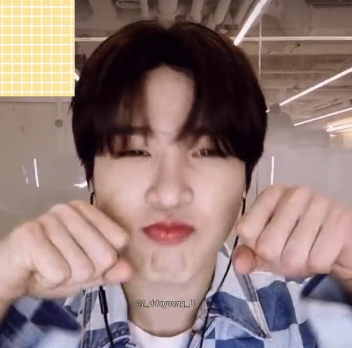 you deserve the whole world junghwan 💗