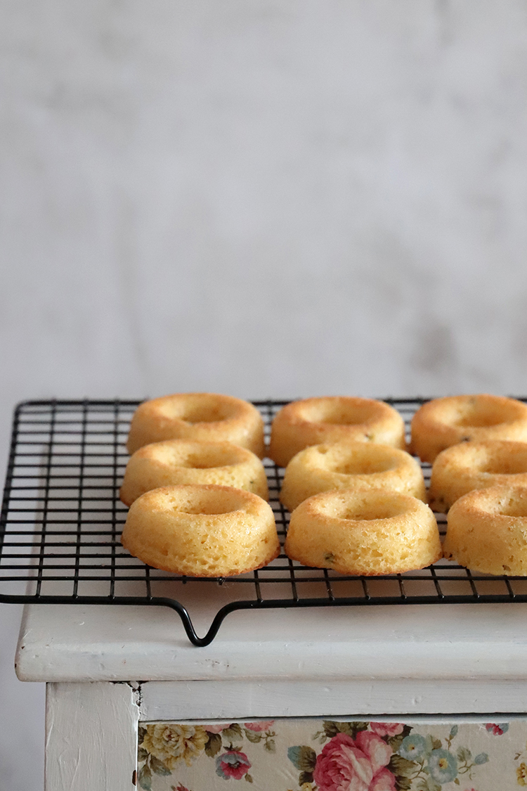 Savarins passion cake
Esponjosos, tiernos y con el toque de acidez y sabor que solo le puede dar la fruta de la pasión 💛
Ver receta↓↓↓
instagram.com/p/Cackj-pIz5_/