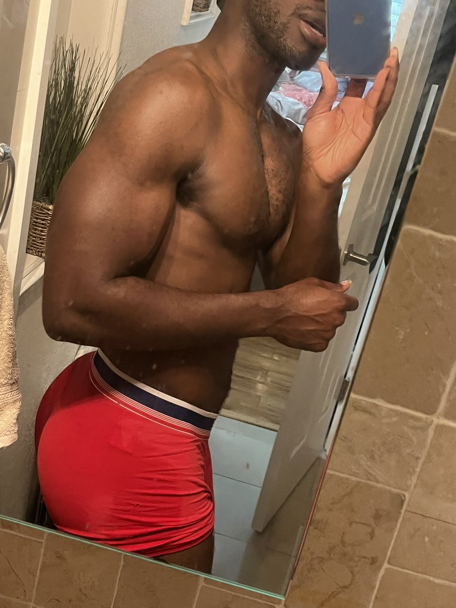 Gawk305's tweet photo. My booty growing 🥲 https://t.co/dvQDTvfdfx
