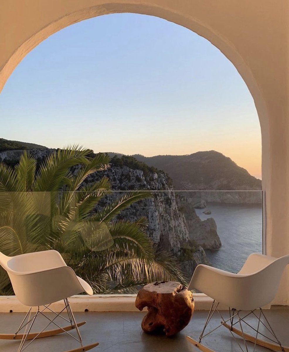 tmbIrpics's tweet photo. Best place to admire a sunset 🌅 https://t.co/3pe3qIz2QU