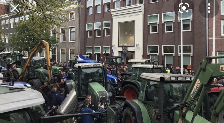 Blokkeerfriezen. Friese truckers for freedom. Boeren met hun trekkers.

Maar nu hoor je ze niet. Zie je ze niet. #Oekraine