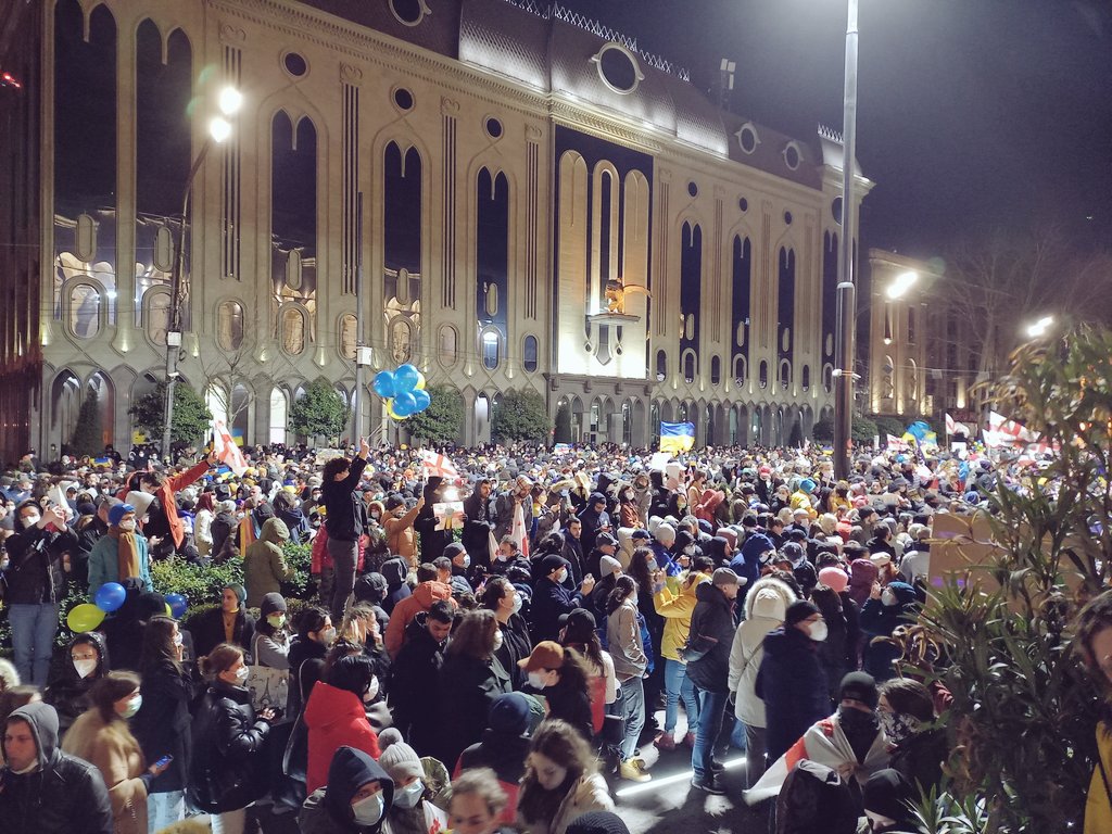 HeldRahel's tweet photo. Third day #protest in #Tbilissi #StandWithUkriane 🇺🇦💙💛 https://t.co/w83JRdXFQ9