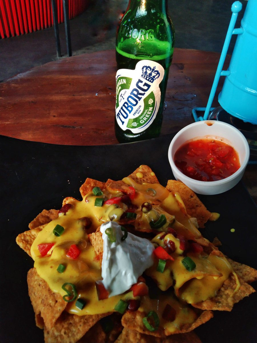 dwarka19's tweet photo. If you are not a Nacho person, you are Nacho my type 🤭

#borabora #cheesynacho #juhu #nachos #mumbaicafe  #foodporn  #food #nacholover #foodexplorer #instafood #foodie #foodphotography  #foodstagram #foodpictures #foodphotographer #mumbai #foodpicoftheday #picoftheday https://t.co/io7TJlACnJ