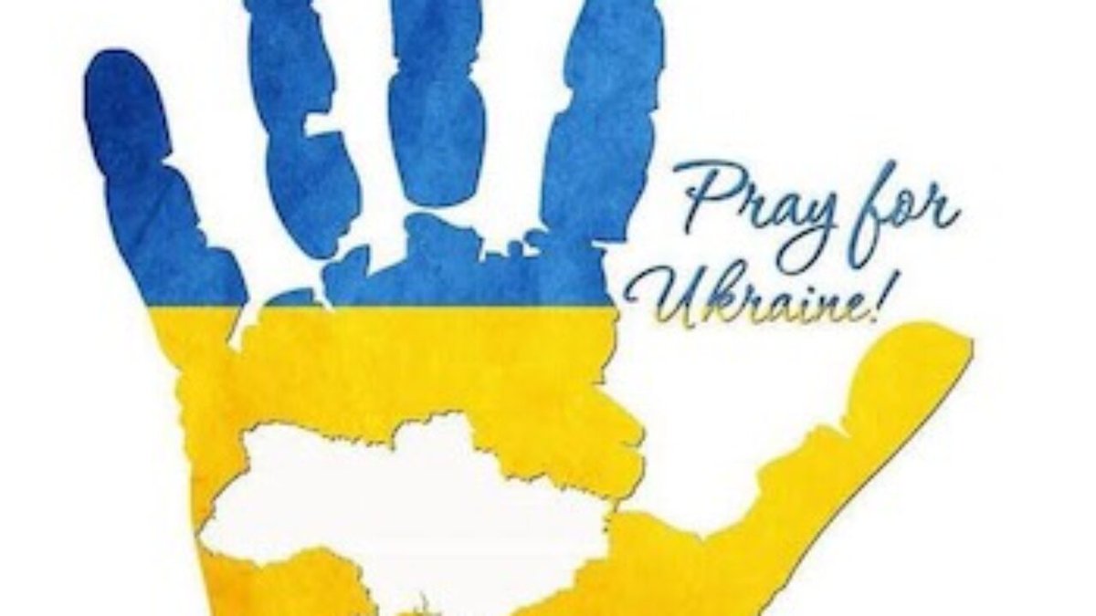 Ariuh's tweet photo. Watching scenes today of civilians making Molotov cocktails, young men forcibly enlisted and the Ukrainian president begging for help. My heart absolutely breaks for them. What has this world come too?? #prayersForUkraine #StopPutin #civiliansatwar #pointlesswar https://t.co/G2jlWBLR4l