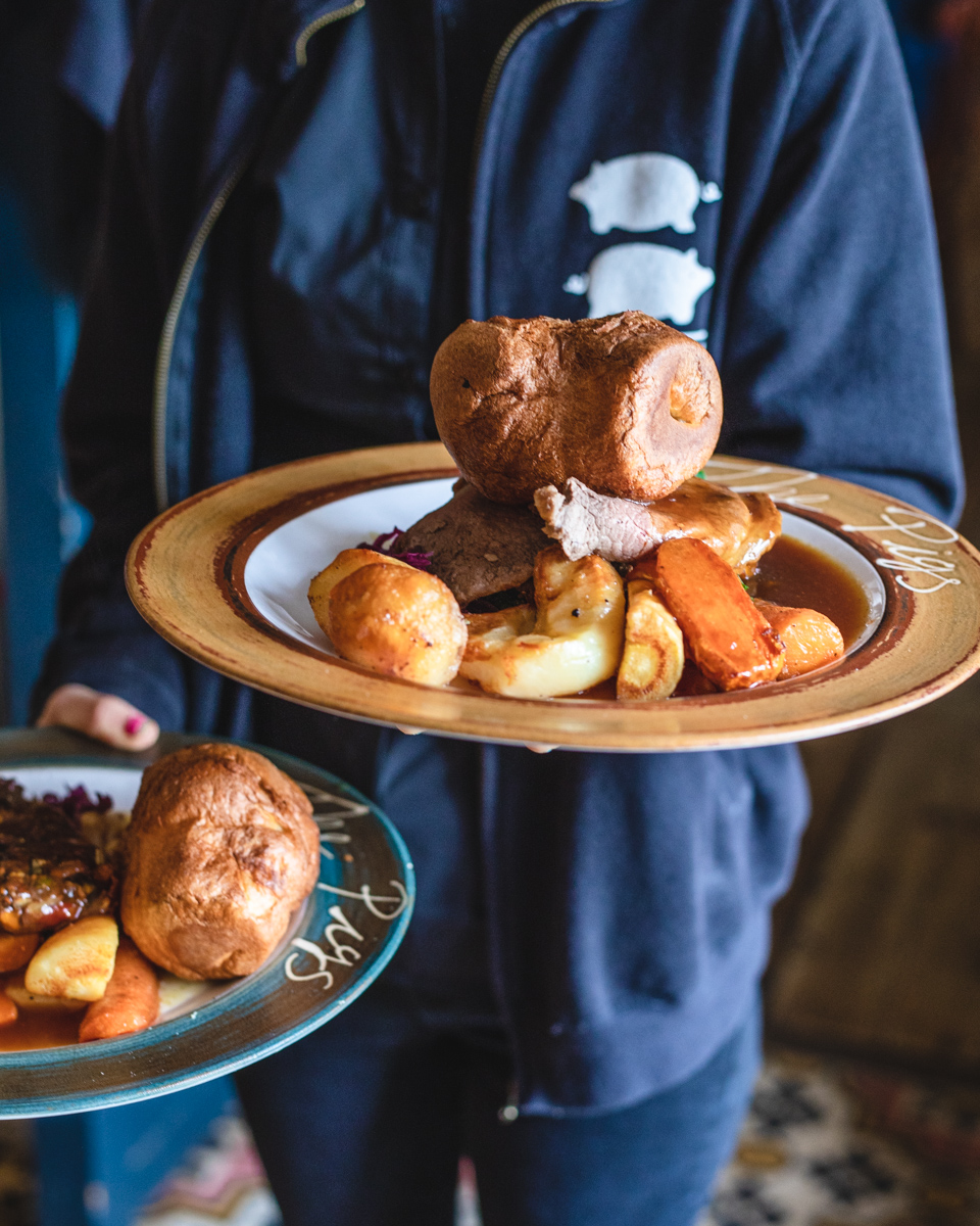 Sundays are for filling your face with a proper hearty roast! 

Book your table now and join us this Sunday: thepigs.org.uk/food