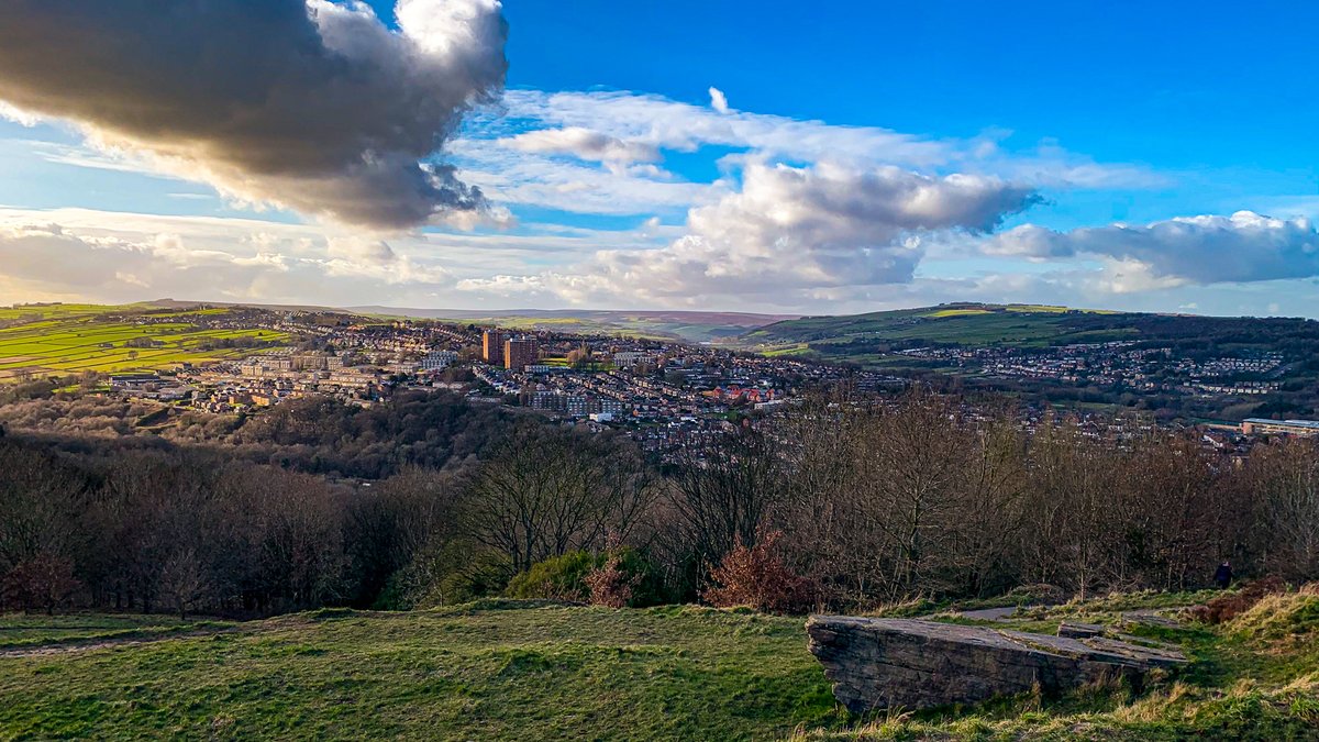 shanerounce's tweet photo. Stannington, Rivelin, and Loxley valleys. As seen from Bole Hills.
#sheffield #southyorkshire #bolehills #sheffieldissuper #syorksphoto #photography https://t.co/wMP3Zvjwuv