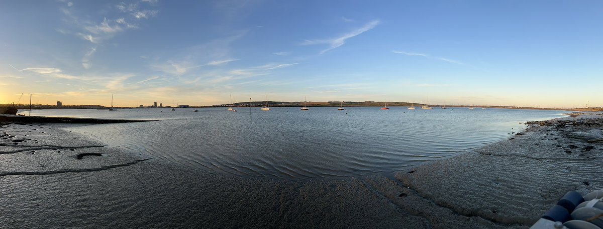 GreenwichYC's tweet photo. The Frostbite fleet after #sailing to @ErithYachtClub with Irene and Petit Fleur having come all the way from @MedwayYC. Two #sailboats from Erith and the remainder from @GreenwichYC https://t.co/woDaXzv3vu