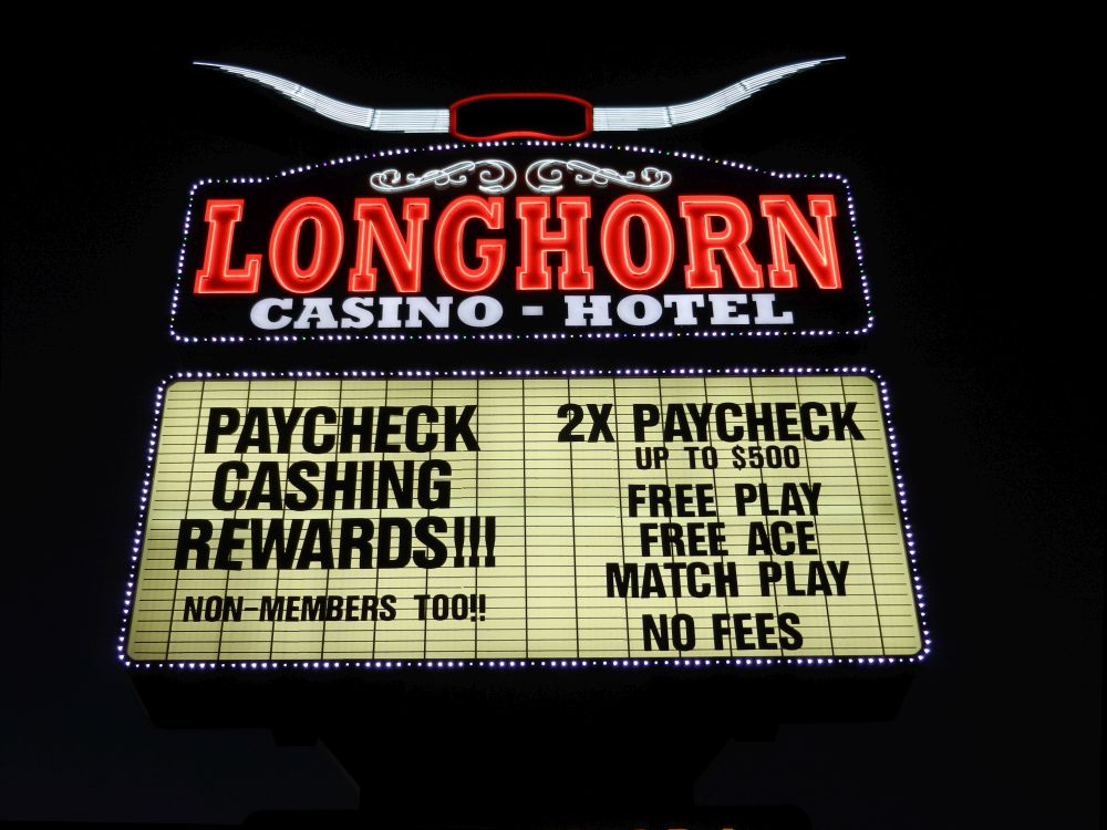 ilovelasvegas's tweet photo. I Love This Sign, Longhorn Casino &amp; Hotel in Las Vegas. More signs. Visit https://t.co/0VJxrZxt9t #vintage #neon #LasVegas https://t.co/ocfaEGlexy