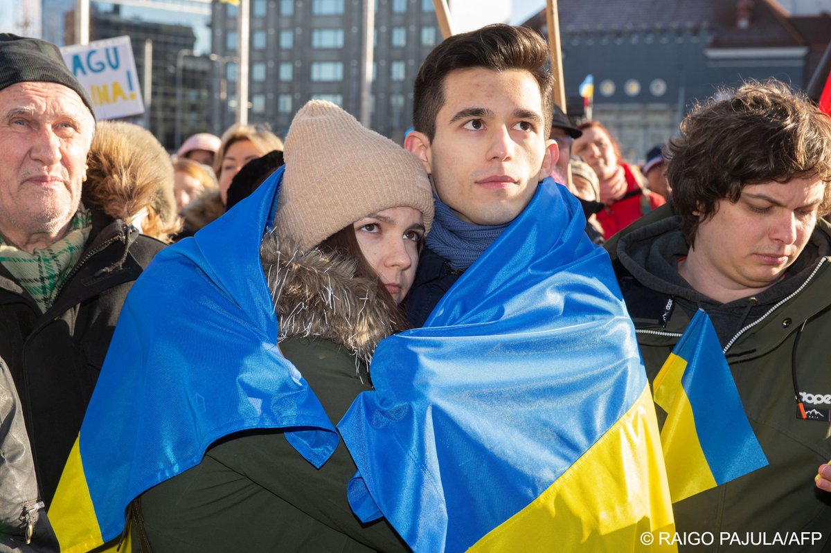 dw_russian's tweet photo. 🇪🇪🇺🇦Так сегодня выглядел Таллинн. На акцию солидарности с Украиной вышли около 30 000 человек - такие цифры приводит местная полиция https://t.co/Jlke5Tb8IB