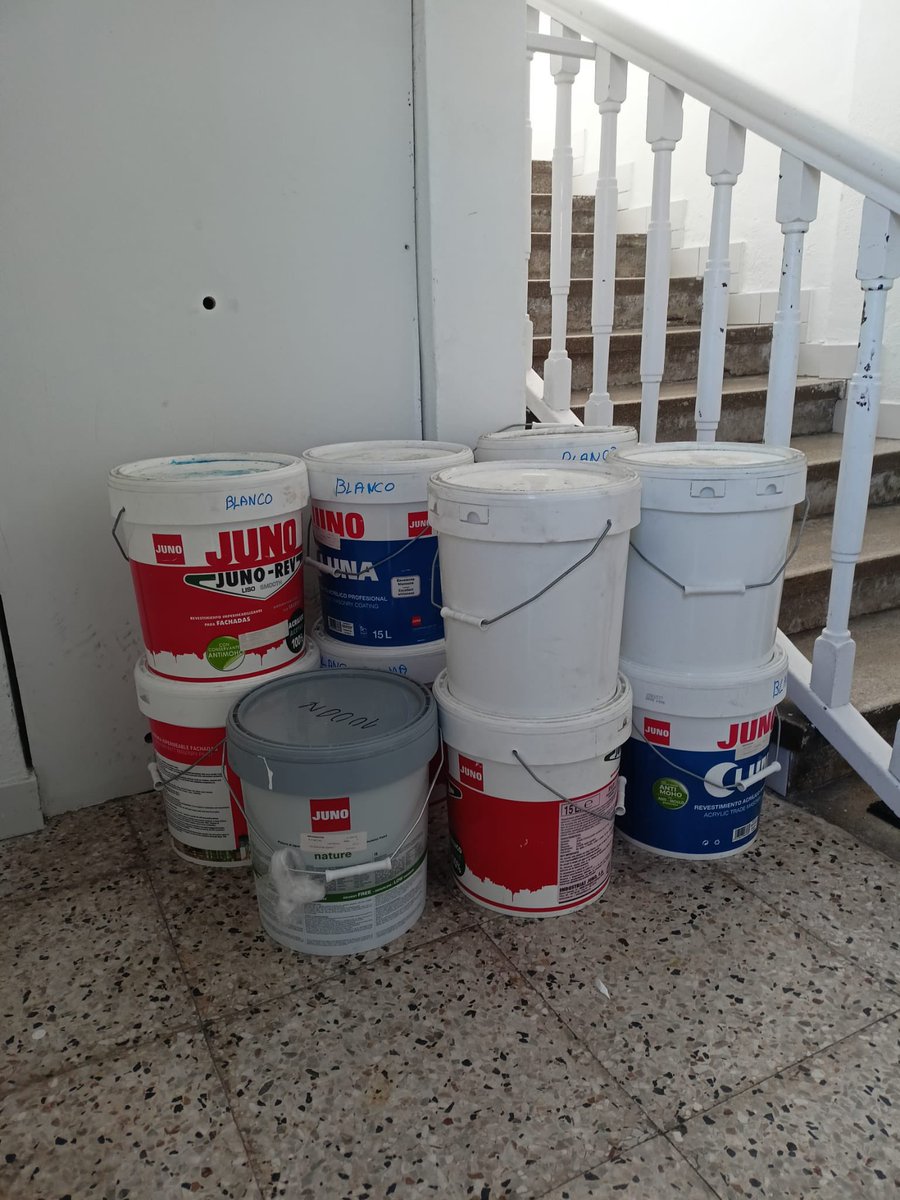 RCGetxo's tweet photo. Gracias a la colaboración de Pinturas Juno, se han entregado kilos de pintura a la Fundación Gizakia y Fundación Fidias, para el mantenimiento de sus instalaciones

#Rotary #ServirParaCambiarVidas
@FGizakia @fundacionfidias https://t.co/dzTi0kPLJf