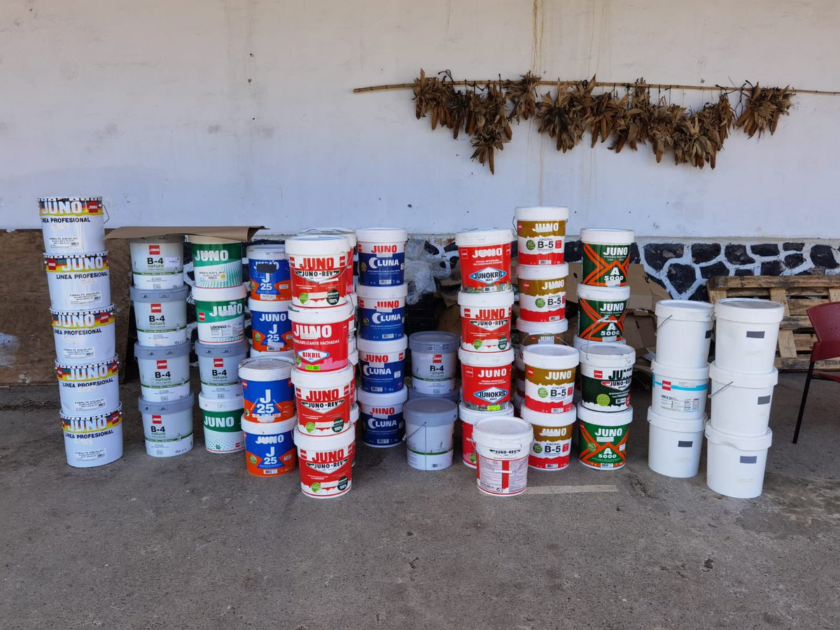 Gracias a la colaboración de Pinturas Juno, se han entregado kilos de pintura a la Fundación Gizakia y Fundación Fidias, para el mantenimiento de sus instalaciones

#Rotary #ServirParaCambiarVidas
<a href="/FGizakia/">Gizakia Fundazioa</a> <a href="/fundacionfidias/">Fundacion fidias</a>