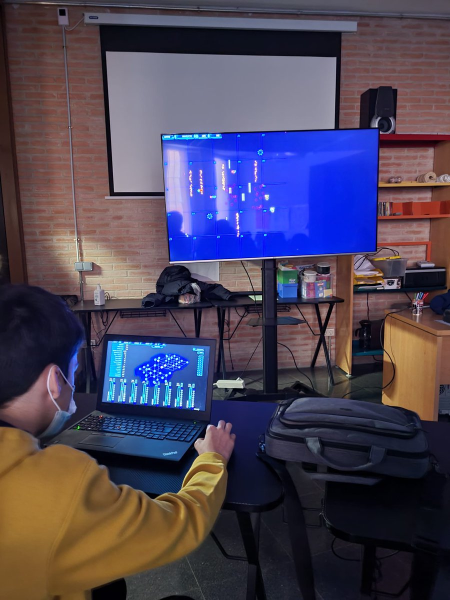majadajoven's tweet image. Este sabado en el #coderdojomajadahonda estamos de fiesta. Y en vez de Códigos nos hemos dedicado a los Juegos. Jugamos a #Artemis en #MajadahondaJoven
