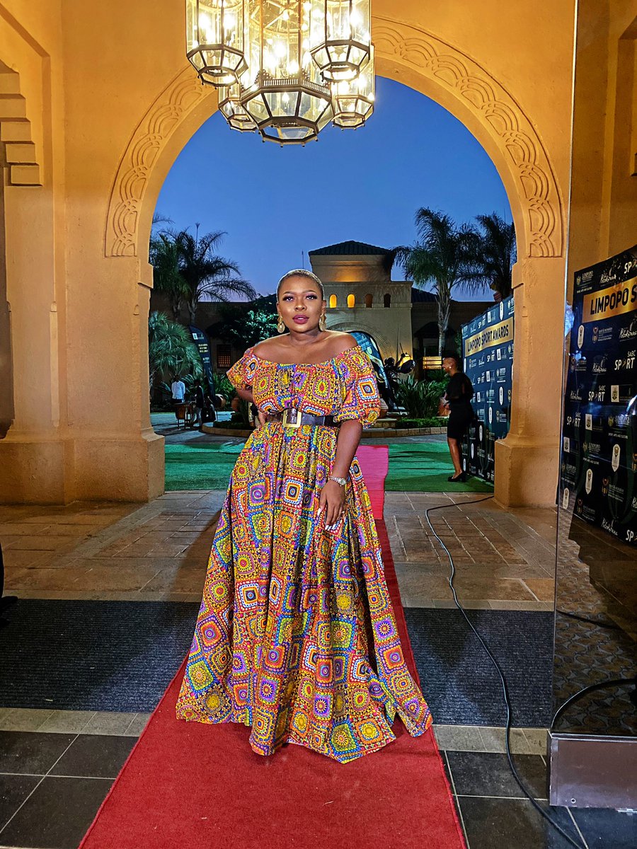 KeaMotlokwa's tweet photo. Showing up at the Limpopo Sport, Arts  and Culture Awards in @alvadaSA  #KeaHosta #LimpopoAwards https://t.co/mXSdnrsvyp
