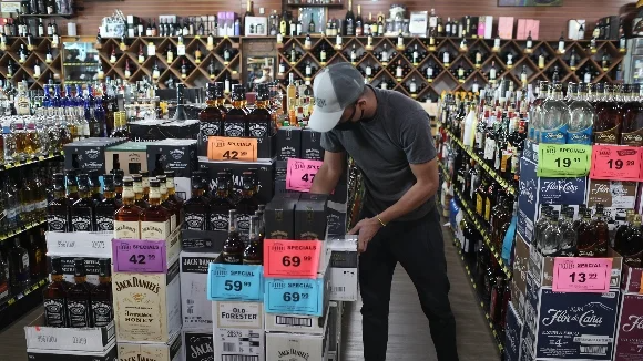 Liquor stores in Canada, US refusing to sell Russian vodka hill.cm/ESSPjoW