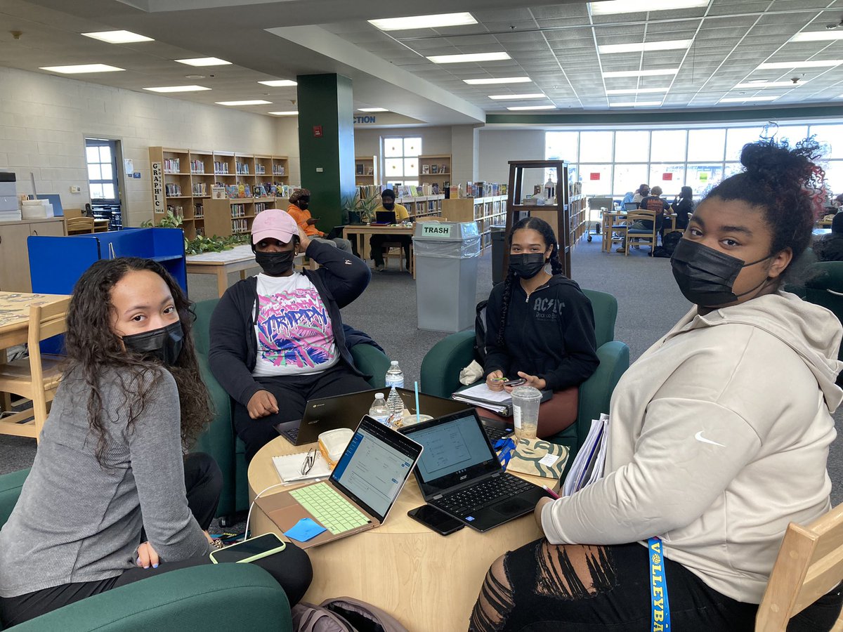 hcpss_wlhs's tweet image. Great turnout for Saturday Study Hall! Wildecats putting in the work! 💚💛 #ohana #equitablelearningcommunity