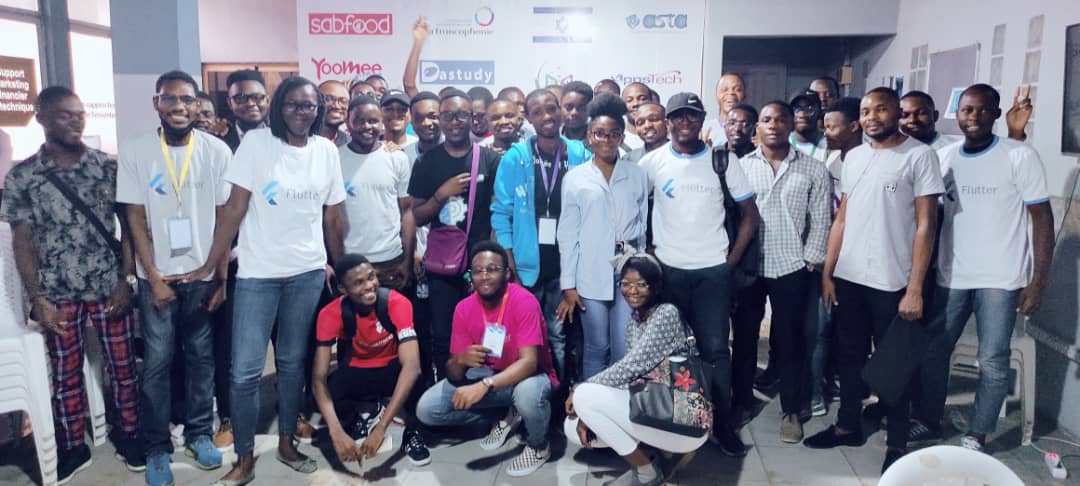 fluttercm's tweet image. Successful first day of #flutterfestivals Cameroon... we took advantage of the knowledge of all our brilliant speakers. See you tomorrow for the rest of the adventure 👌💙
#Flutter
#CaParleDev