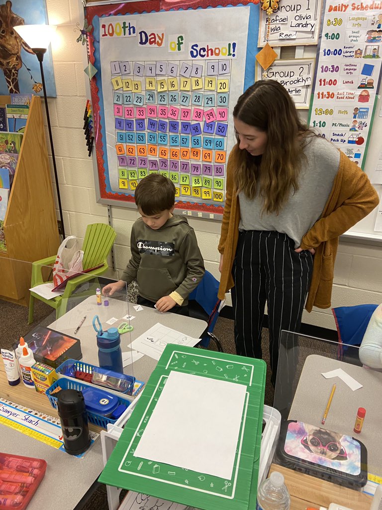 Todd_ESU's tweet photo. Our students got to visit @circleusd375 &amp; do microteaches w/ K/1 students in reading &amp; science. They learned what it means to #thrivein375. Thanks to @drazey82 for letting us come work with your students. #esu #stingersup #buconation #Hornetsineducation @butlercc @emporiastate https://t.co/VV1xLjWHh5