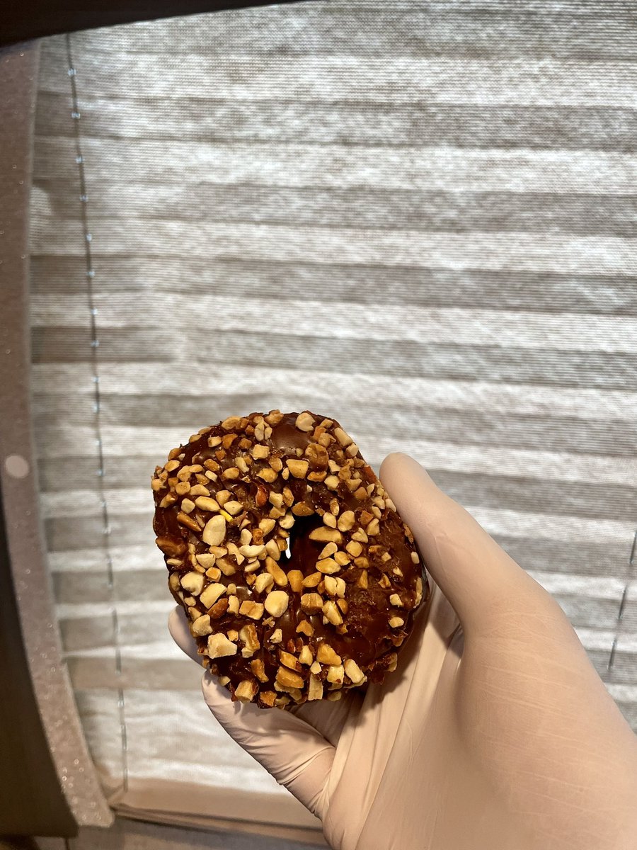Cleophacktra's tweet photo. I donNut care @Muggzie925 @IVANSVOGUE 🍩💁🏻♂️ | #CheatSnack | #NuttyProtien | https://t.co/e6vOkdUAeM