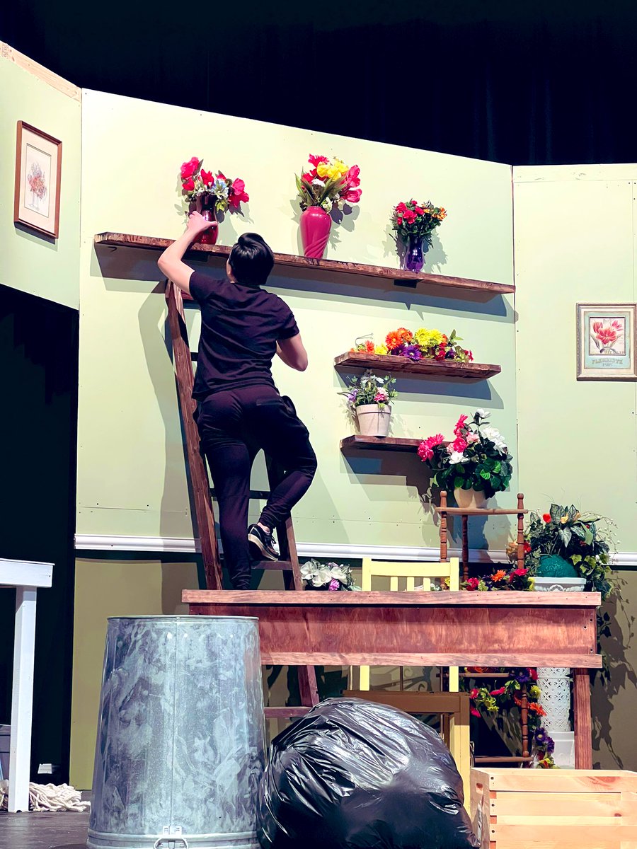 Down on Skid Row 🚷🚧 — Just over a month until opening night of @EFHS_Musical’s production of Little Shop of Horrors! #SaturdayRehearsal #SkidRow <a href="/EFWarriors/">Elizabeth Forward HS</a>