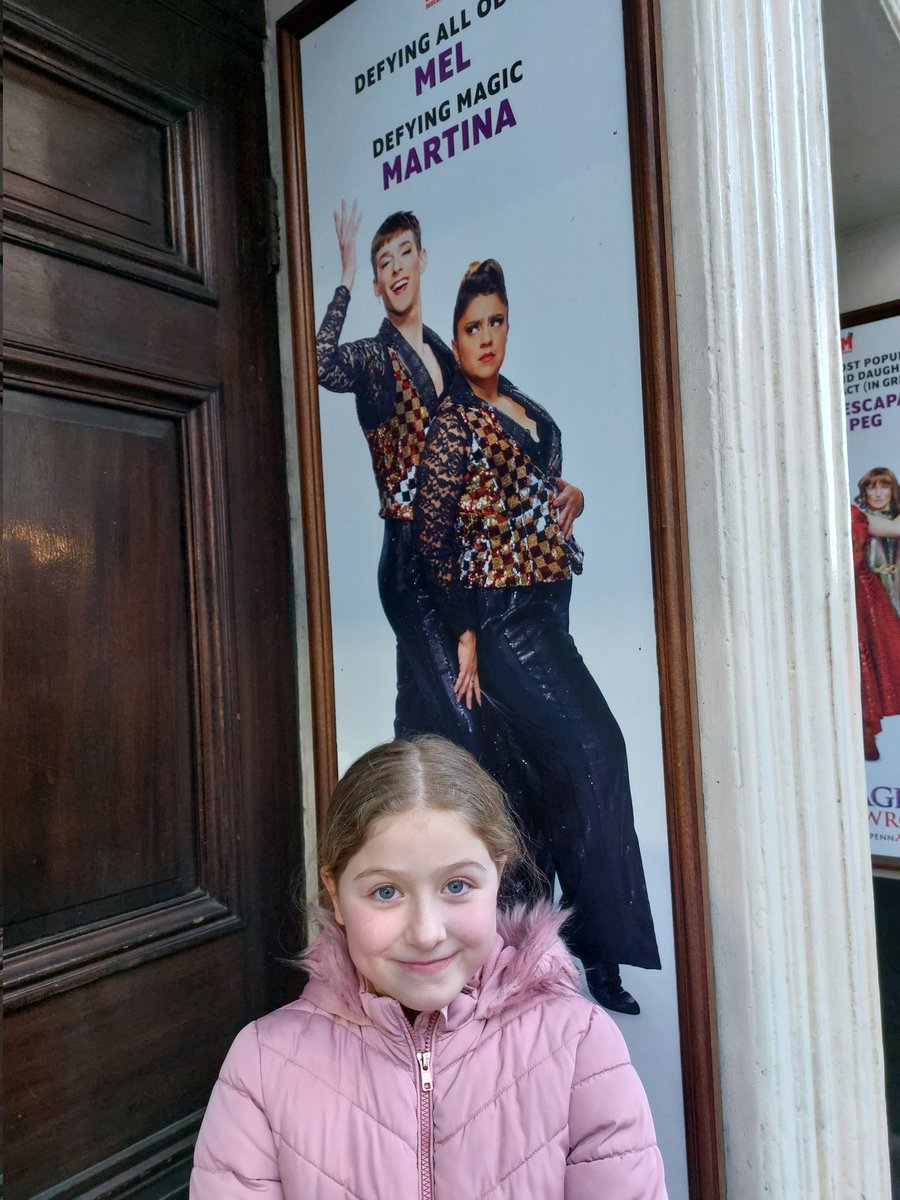 JennieGBob's tweet image. @shhscotthunter @henrywlewis @magicgoeswrong @mischiefcomedy @sdavidjoseph #nancyzamit A brilliant afternoon show. Thank you! Our daughter was impressed that some of the magic was actually good!😂🤣
