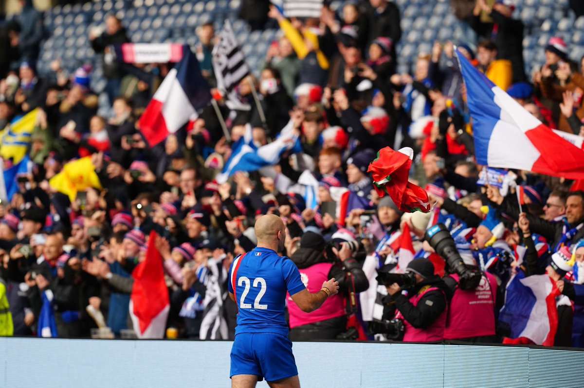 Une victoire à la hauteur de ce groupe. 

Merci à nos supporters pour le soutien inconditionnel