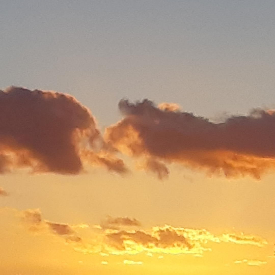 KlaarSmith's tweet photo. Have you enjoyed some beautiful winter skies in between the storms and showers this week as well?

🌤️ 🌤️🌤️🌤️🌤️

#stunning
#wintersky
#wimbledon
#londonsky https://t.co/2tHgcFkkws