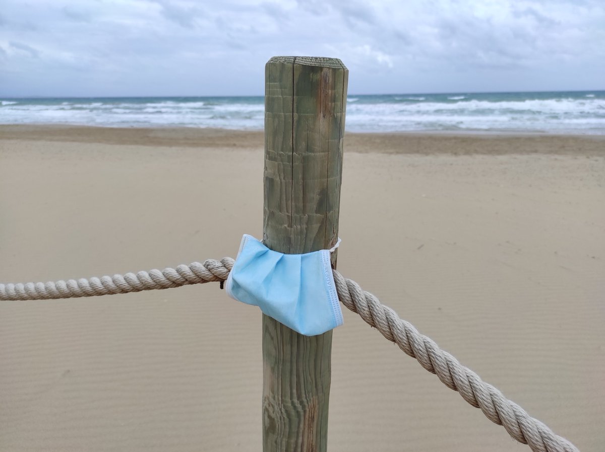 Hemos recogido ayer 282 colillas en Carabassí, microplásticos y basura. No más colillas ni humo de tabaco. Por eso pediremos a <a href="/CarlosGlez2021/">Carlos González</a> que Carabassí será la primera playa de España en aplicar la #leyresiduos.

<a href="/Moran_Fernandez/">Hugo A Morán Fdez.</a> <a href="/Teresaribera/">Teresa Ribera</a> <a href="/esther_dival/">Esther Díez</a> <a href="/carlesmolinag/">Carles Molina</a>
