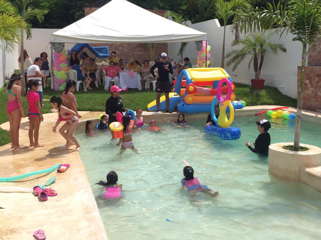 DA_Campeche's tweet photo. ☀️ Qué mejor forma de disfrutar de estos días calurosos que en una refrescante albercada 😎  pregunta sin compromiso al 9811165457 🌴 💦 https://t.co/YwxT6sZfyF