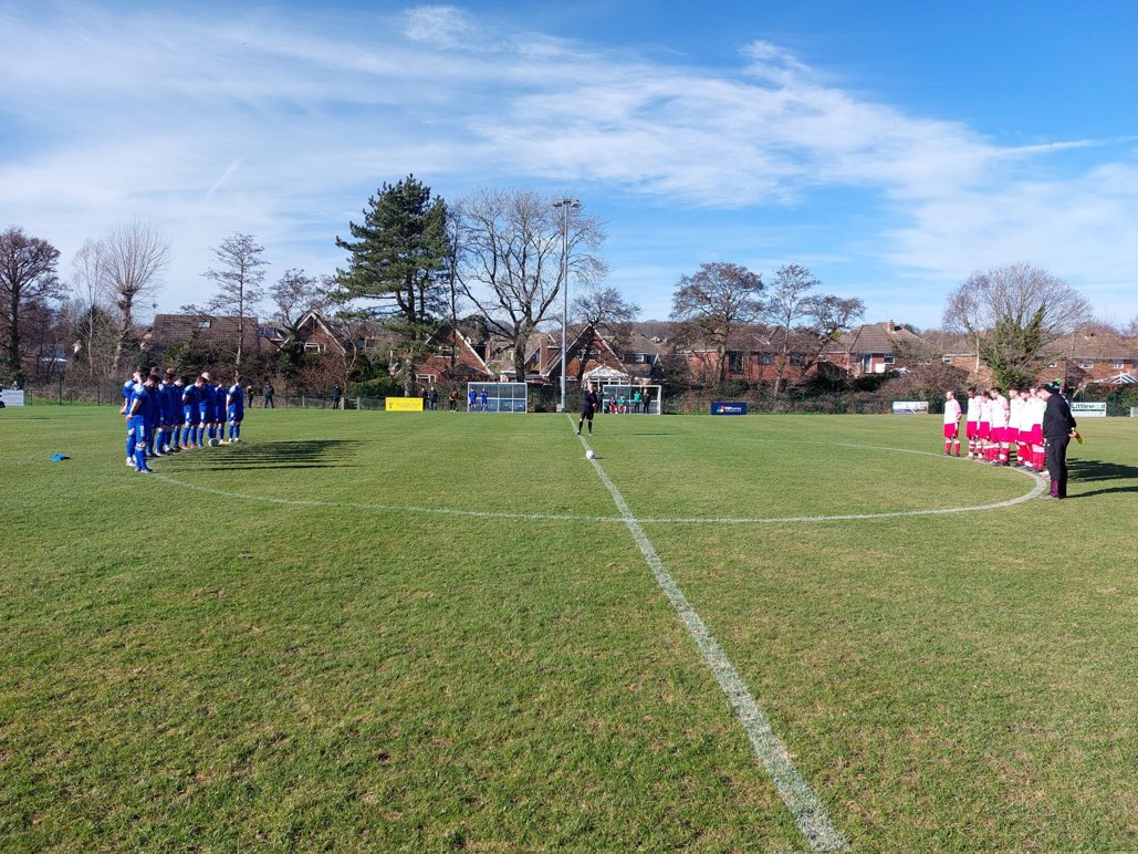 mark_stapley's tweet photo. Many thanks to all the players today for the minute silence for my wife who passed away last week @SidleyUnitedFC @FC1Westfield #footballfamily https://t.co/xnuwO1xK1J